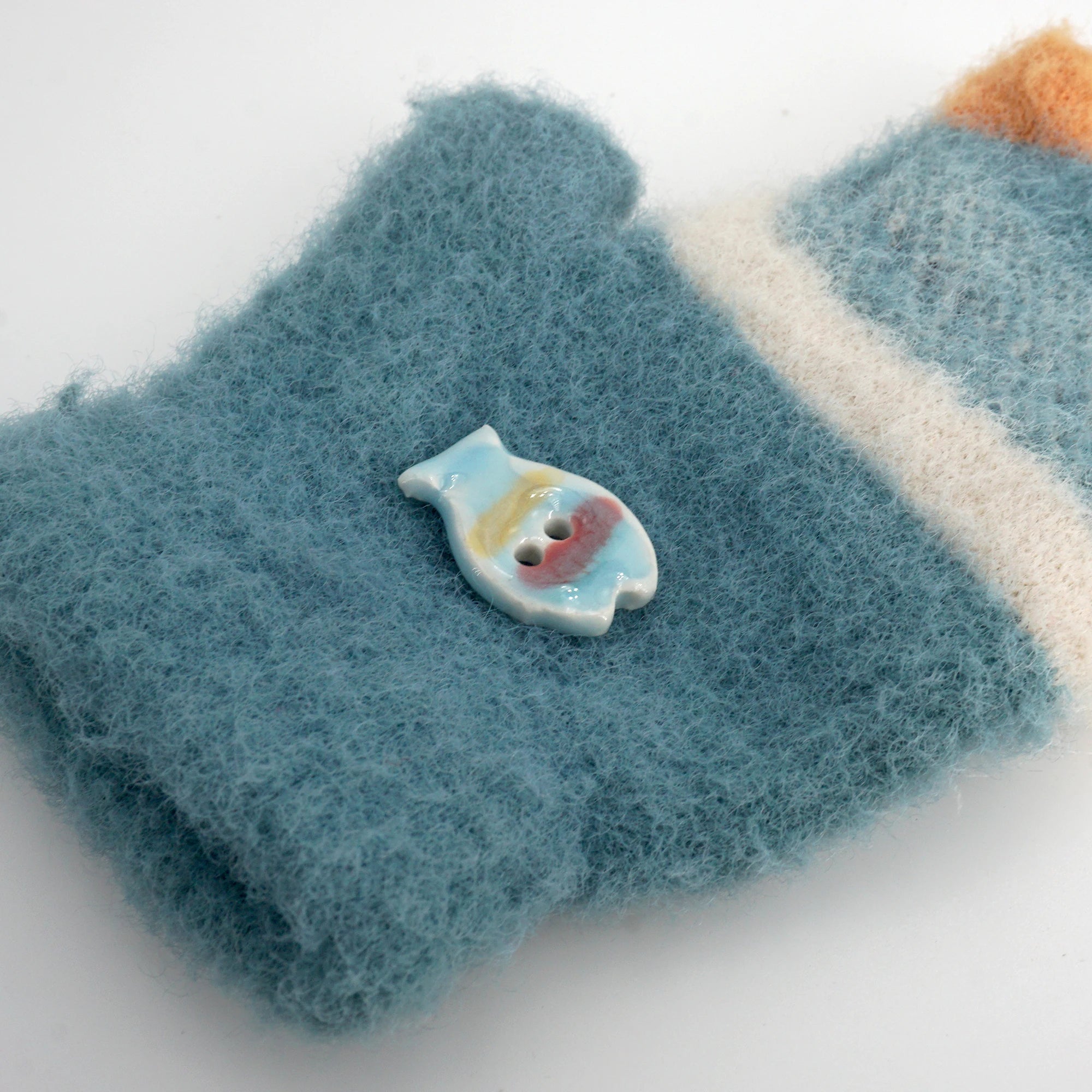 2Pcs Fish Ceramic Buttons